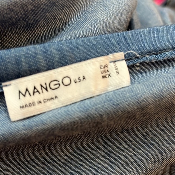 Embroidered ruffle top 🖤 - Picture 11 of 13